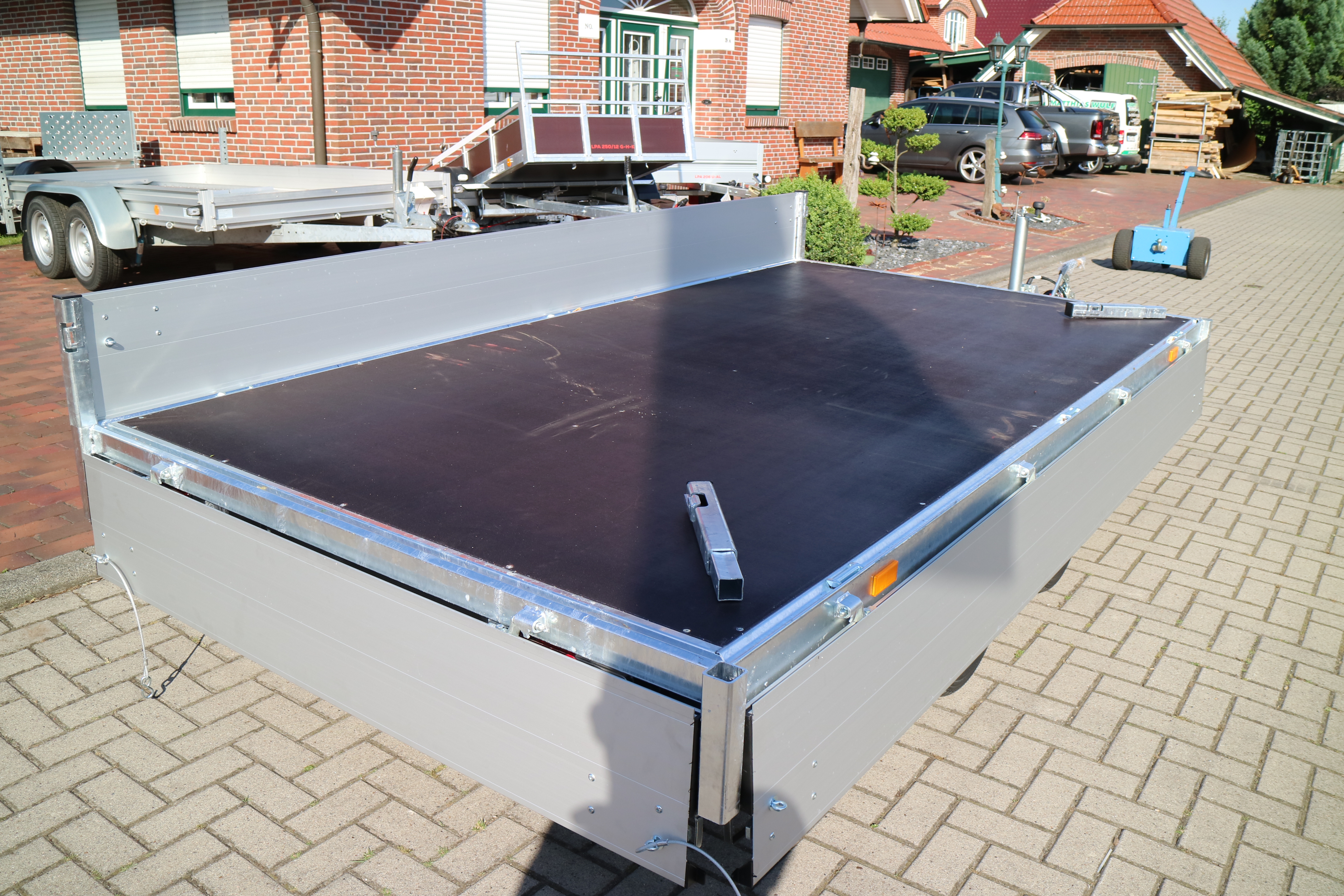 Hapert Azure Hochlader 2000 kg 335x180