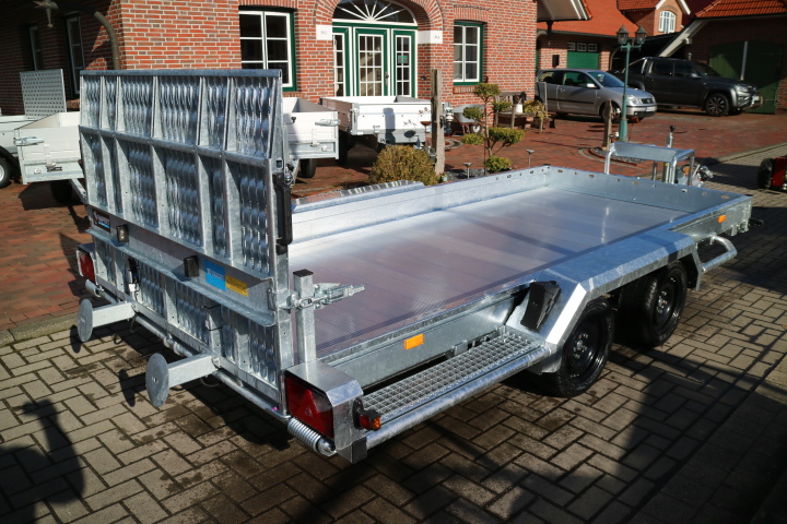 Hapert Indigo Baumaschinentransporter 3500 kg 405x179 cm Parabelfederung