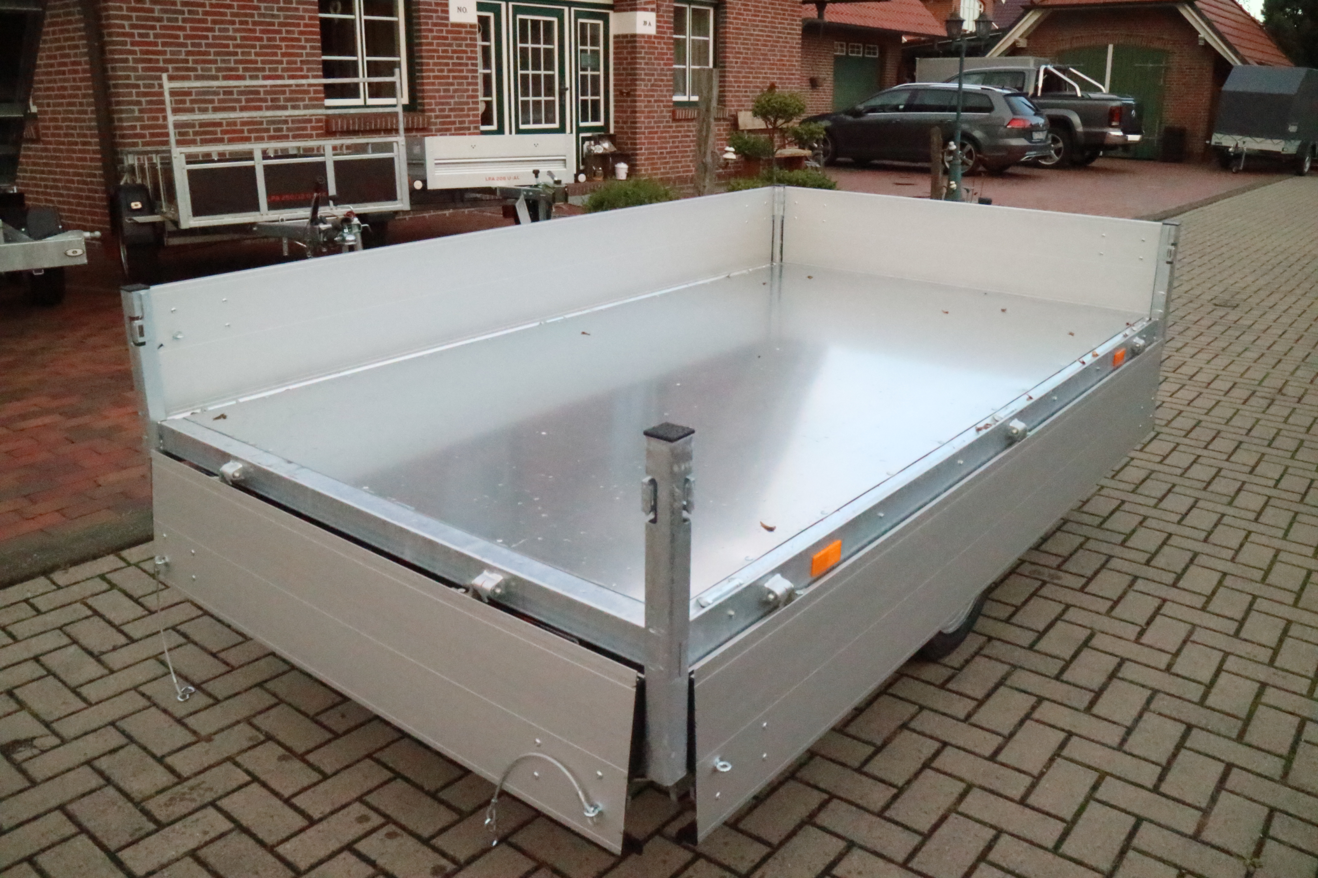 Hapert Cobalt Heckkipper Kipper 1500 kg 260x150 cm    