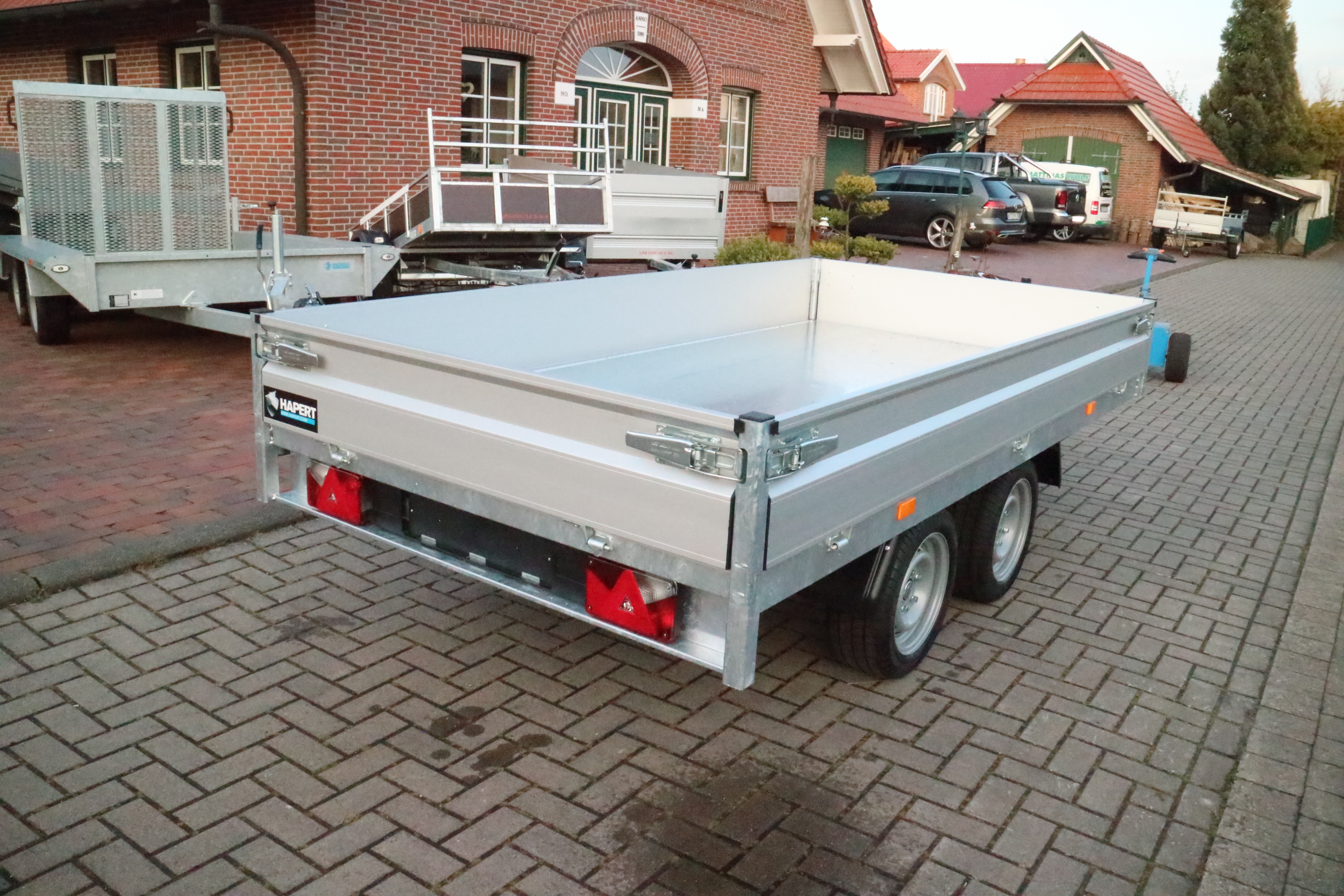 Hapert Cobalt Heckkipper Kipper 2700 kg 305x160 cm   