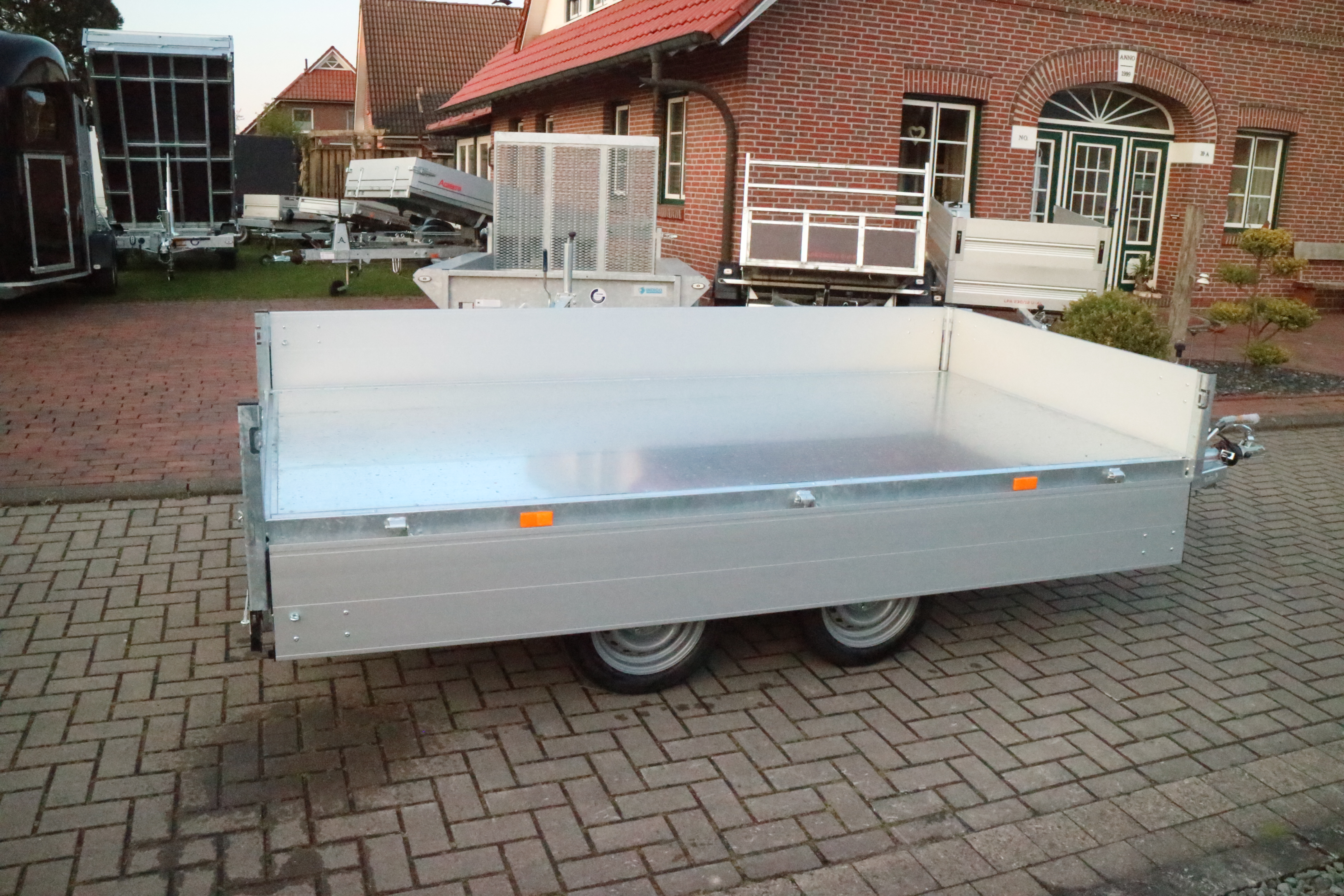 Hapert Cobalt Heckkipper Kipper 2700 kg 305x160 cm   